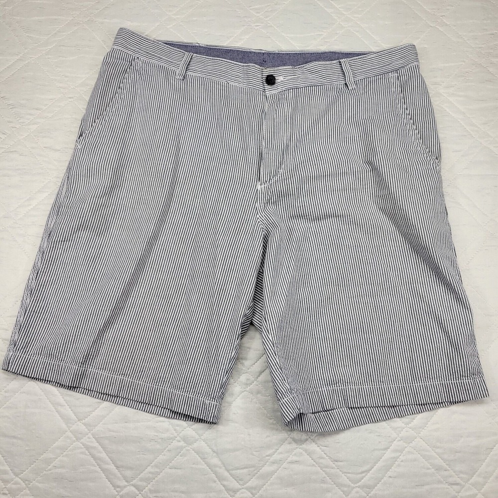 Izod‎ Saltwater blue striped flat front shorts 40X10.5